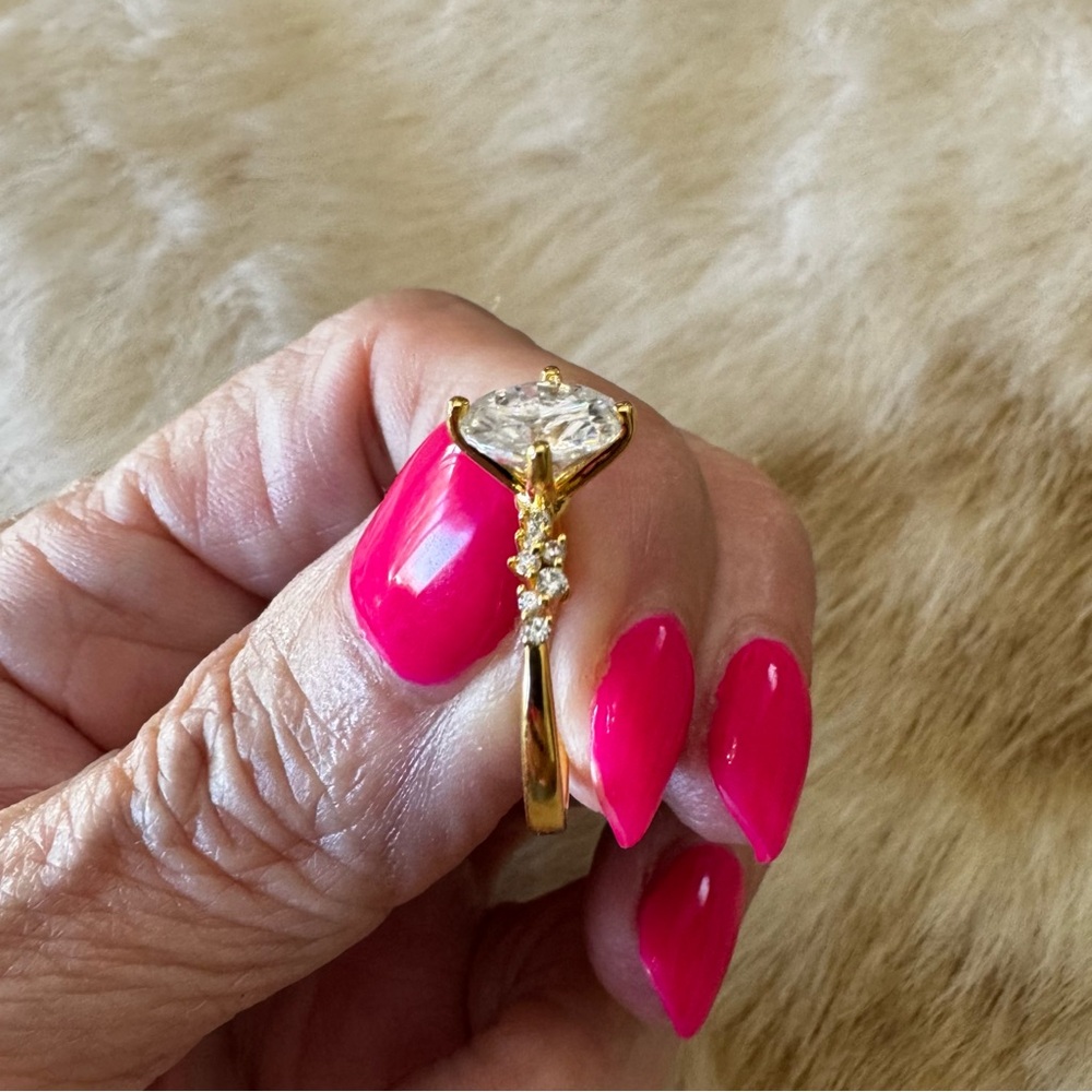Gorgeous NWOT gold-plated engagement ring 5.5 - Picture 4 of 11
